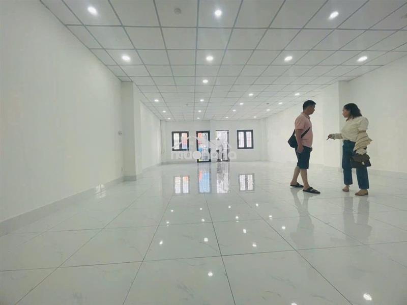 Cho thuê văn phòng 100m2 đường phổ quang - 15tr/tháng