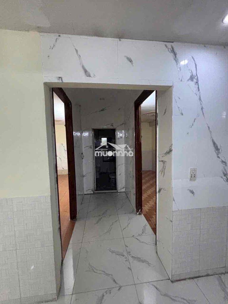 Nhà mặt tiền (sân xe hơi ) 2 pn ngay chợ cầu đồng giá 7,5 triệu - Ảnh 2