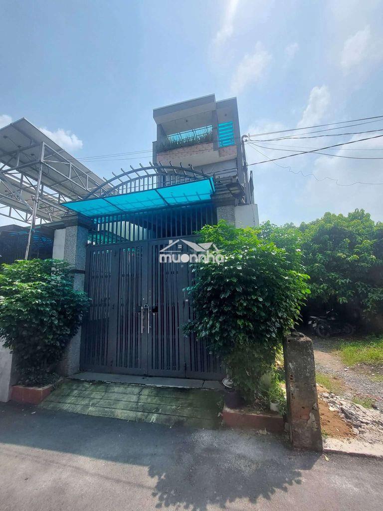 Nhà trệt 2 lầu sân rộng rãi kế bên cân nhơn hoà